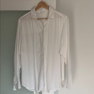 beachlunchlounge White Casual Button Down Shirt Sz M